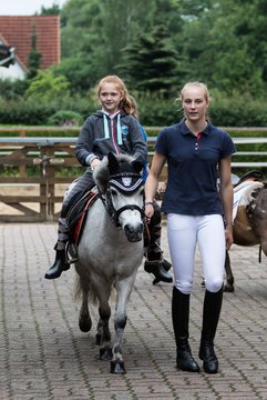 Bild 142 - Reitsport Scheune 30 am 25.6.16